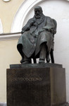 Lenin statue