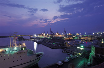 Civitavecchia_docks.jpg