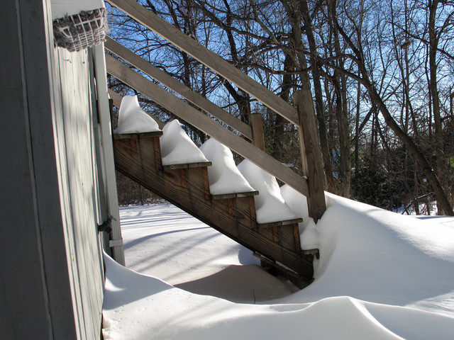 steps from the backyard up to the deck