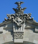 Port Vell bat statuary