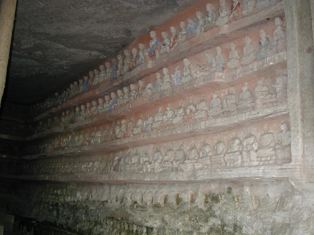 Long wall of buddhas