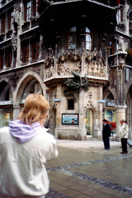 20-Jun-87 - Bryan at the Glockenspiele in Munich