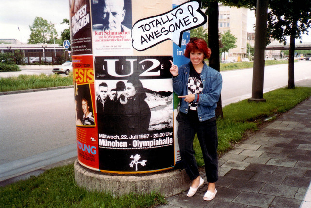 20-Jun-87 - Ren pointing at the U2 tour in Munich