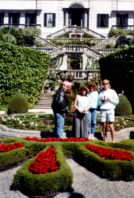 27-Jun-87 - Dean - Suzy - Silvia - Bryan at gardens near Lake Como