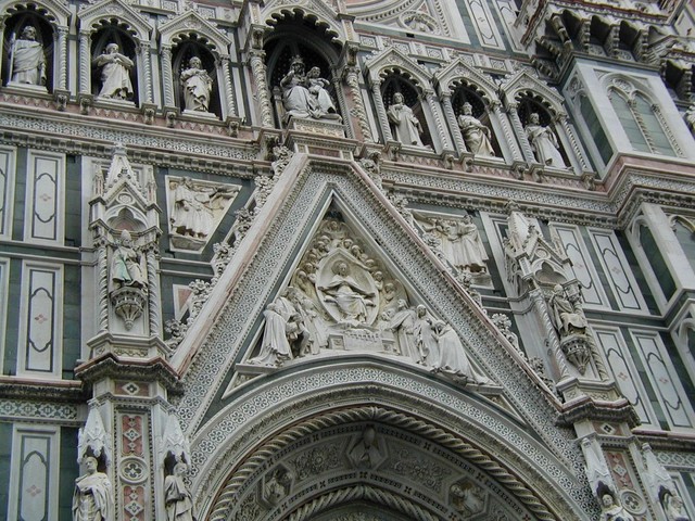 Duomo details above the door