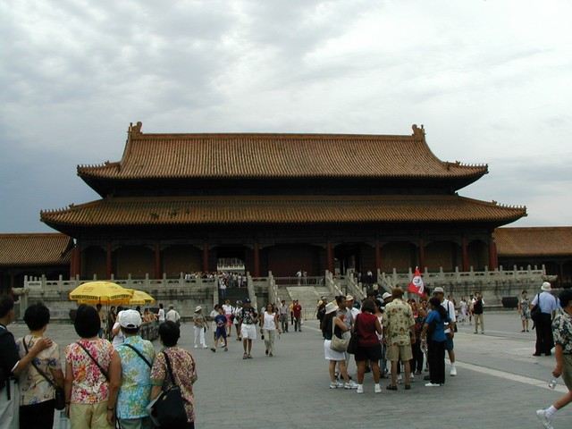 The Imperial Palace is a treasure house of one million precious historical relics from the Shang Dynasty (C.1600-771B.C.) through the Qing Dynasty (1644-1911).