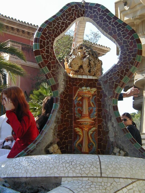 Fountain above lizard