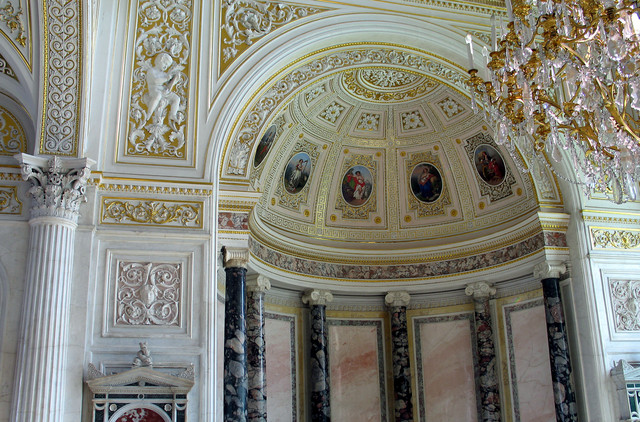 Pavillion Hall niche detail