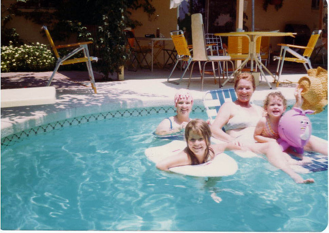 Susan - Ren - Betty - Jen in the pool