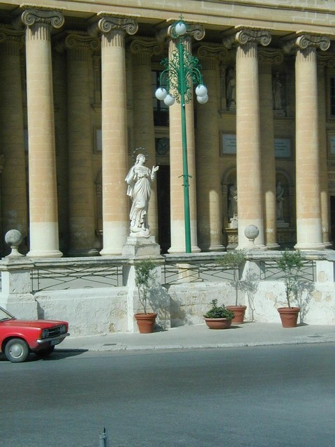 Mosta Dome statue