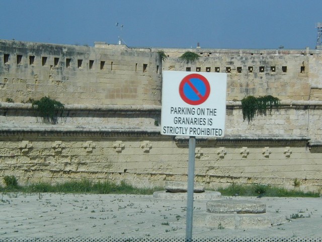no parking on the granaries