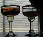 serpis and champagne