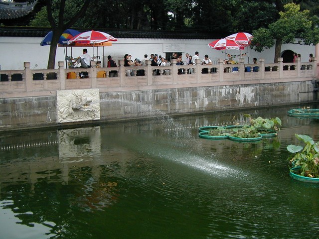 One of the fountains near Yuyuan Garden