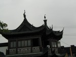 Fish and crane on pavilion top