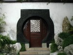 One of my favorite doorway styles in the world...