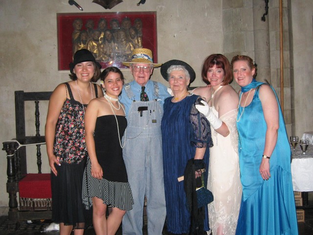 Lisa - Nicole - RL - Vickie - Ren - Jen in the Great Hall