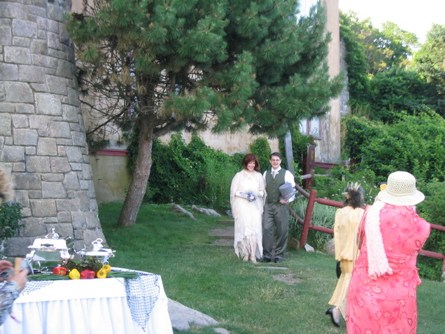 Ren and Joe posing for Aunt Terri