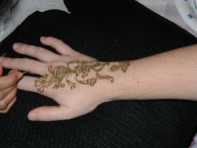 the henna is thicker than it looks
