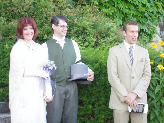 ET keeps us all in smiles during the ceremony