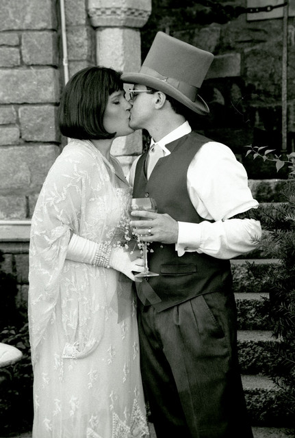 Mr & Mrs Provo's first kiss