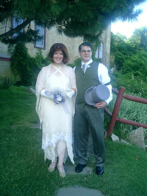 the first glass of champagne visits Ren's hand