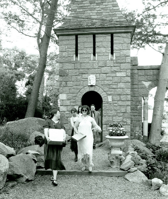 Elizabeth is ready to get the show on the road